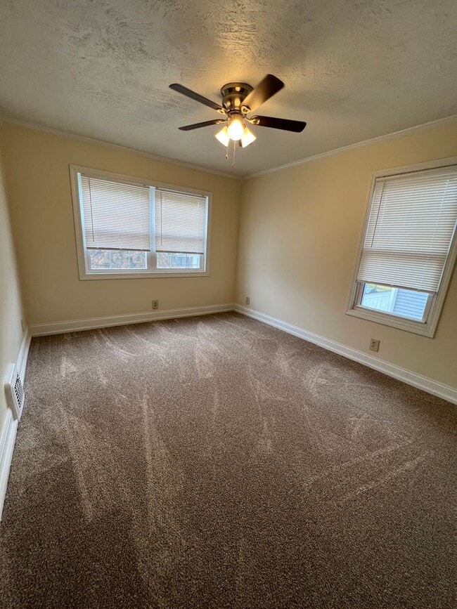 Building Photo - 534 E Prospect St