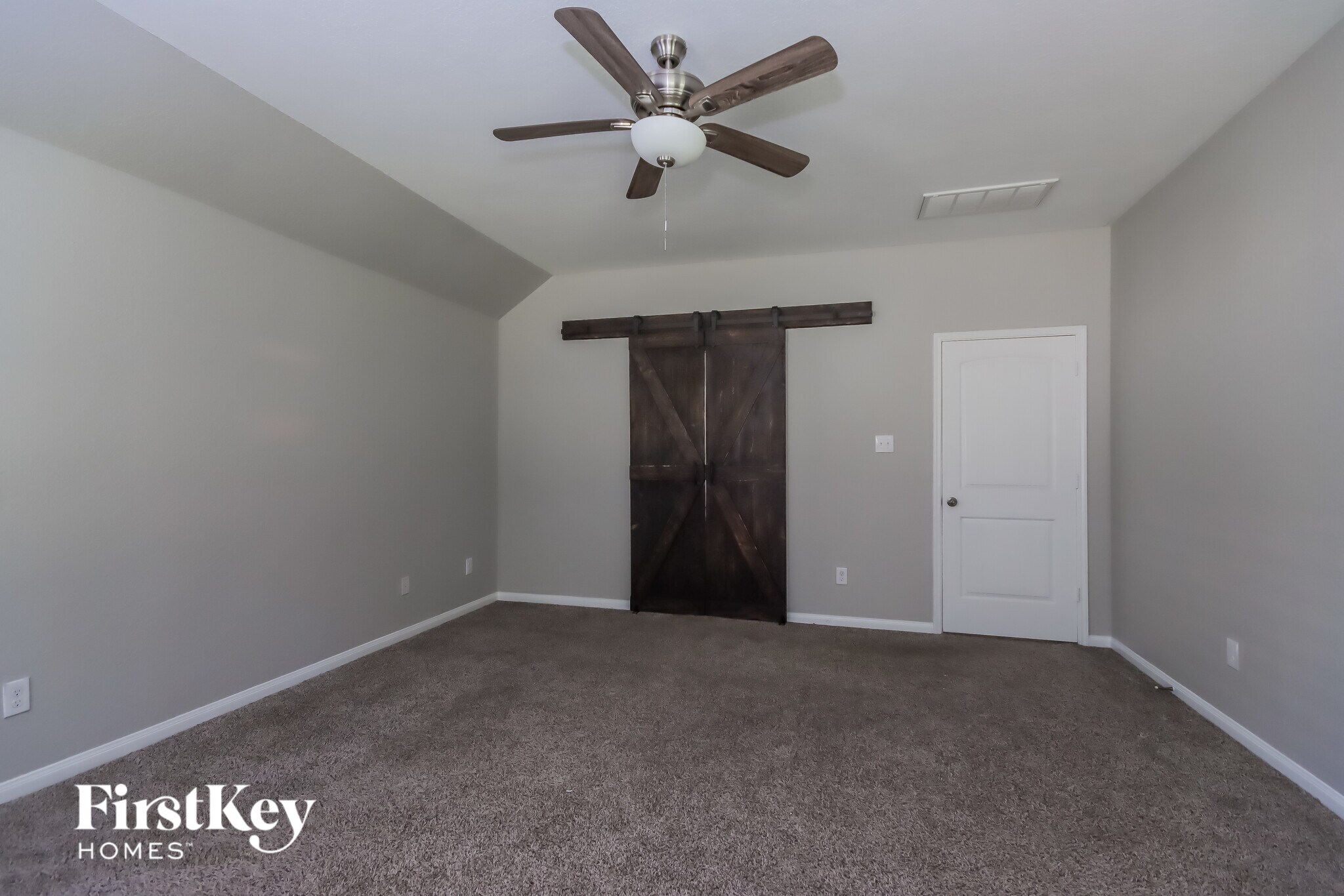 Building Photo - 240 Country Crossing Cir