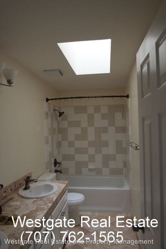 Building Photo - 3 br, 3.5 bath House - 1 Liberty Lane