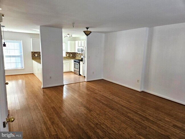 Building Photo - 19437 Rayfield Dr