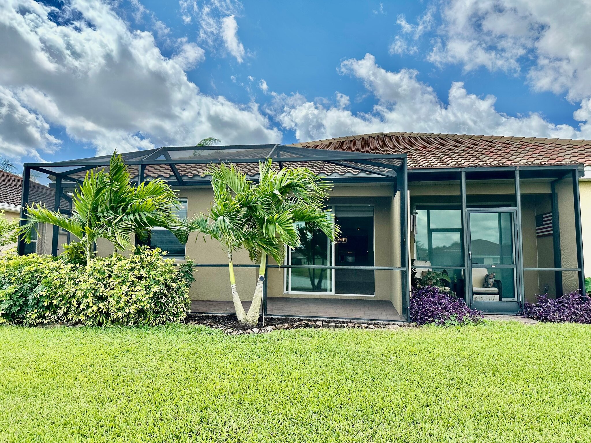 Building Photo - 1823 Alameda Dr