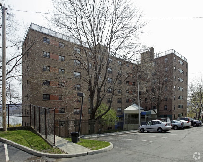 Primary Photo - The Bourne Apartments