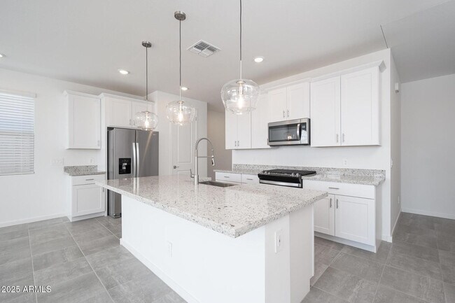 Building Photo - 17305 W Sanna St