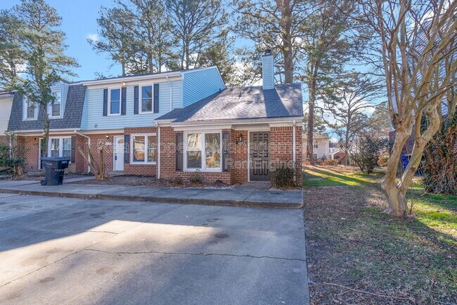 Building Photo - 5627 Trafalgar Arch