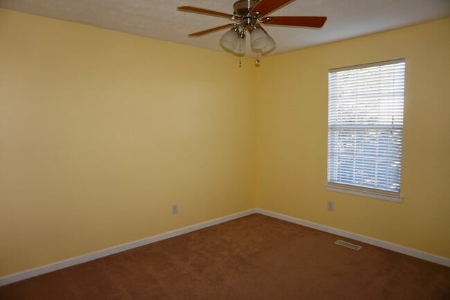 Building Photo - Charming 3Bed/2.5 Bath in Nottingham!