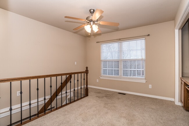 Building Photo - 5 Wreston Ln