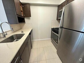 Building Photo - 2 bedroom in Bronx NY 10468