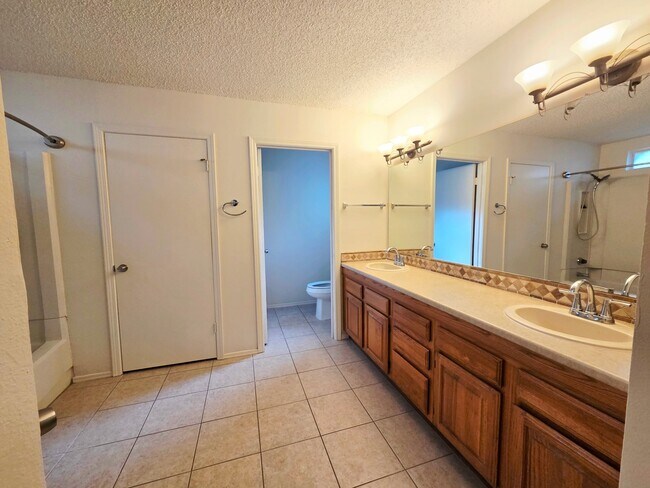 Building Photo - 3218 Glade Springs Dr