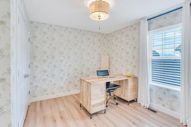 Building Photo - 10517 S Kestrel Rise Rd