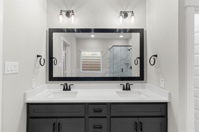 Building Photo - 16030 Mason Run Dr