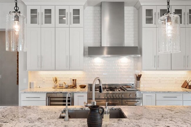 Building Photo - 1002 Meriden Ln