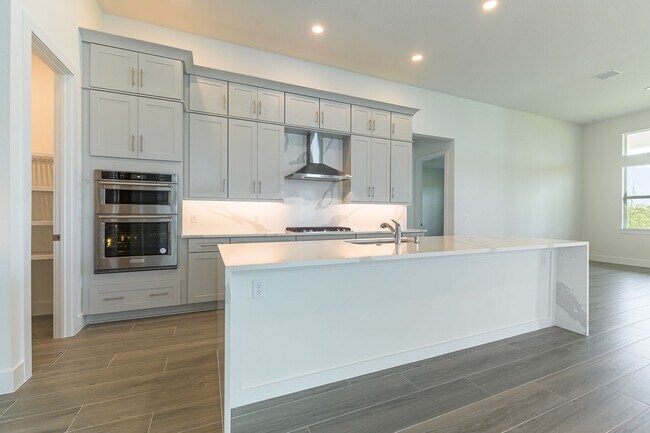 Building Photo - Exquisite 3-Bed 3.5-Bath Home in Prestigio...