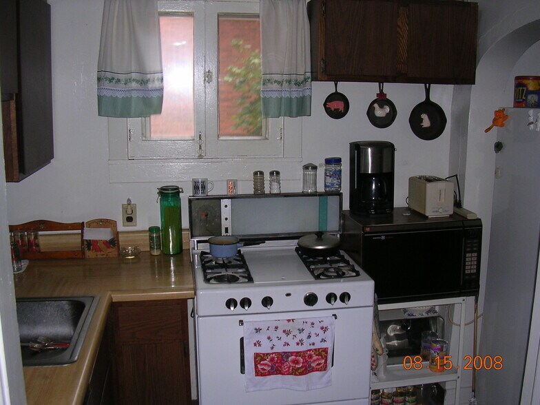 Kitchen - 228 Green St