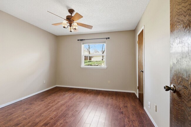 Building Photo - 7001/7003 S Indianapolis Ave Duplex