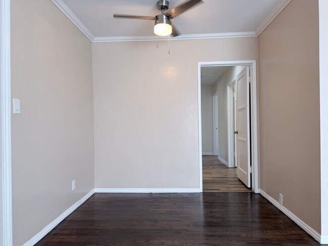 Building Photo - 3082 Thurin Ave