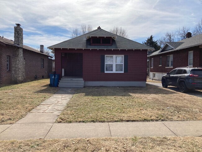 Building Photo - PRE-LEASING