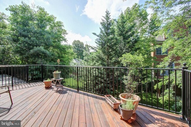 Building Photo - 8639 Terrace Garden Way