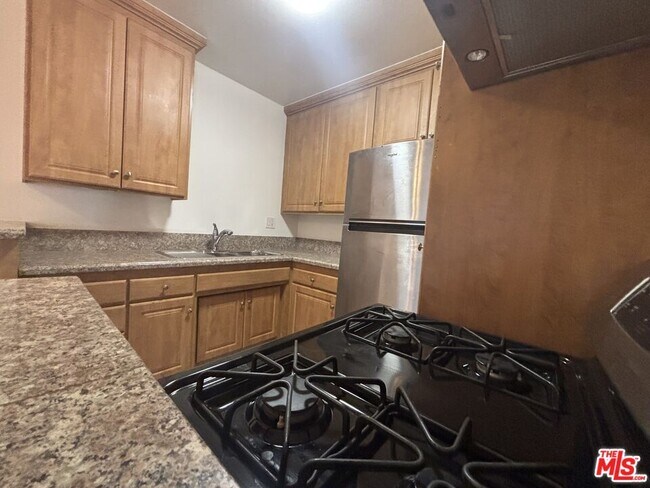 Building Photo - 1807 Taft Ave