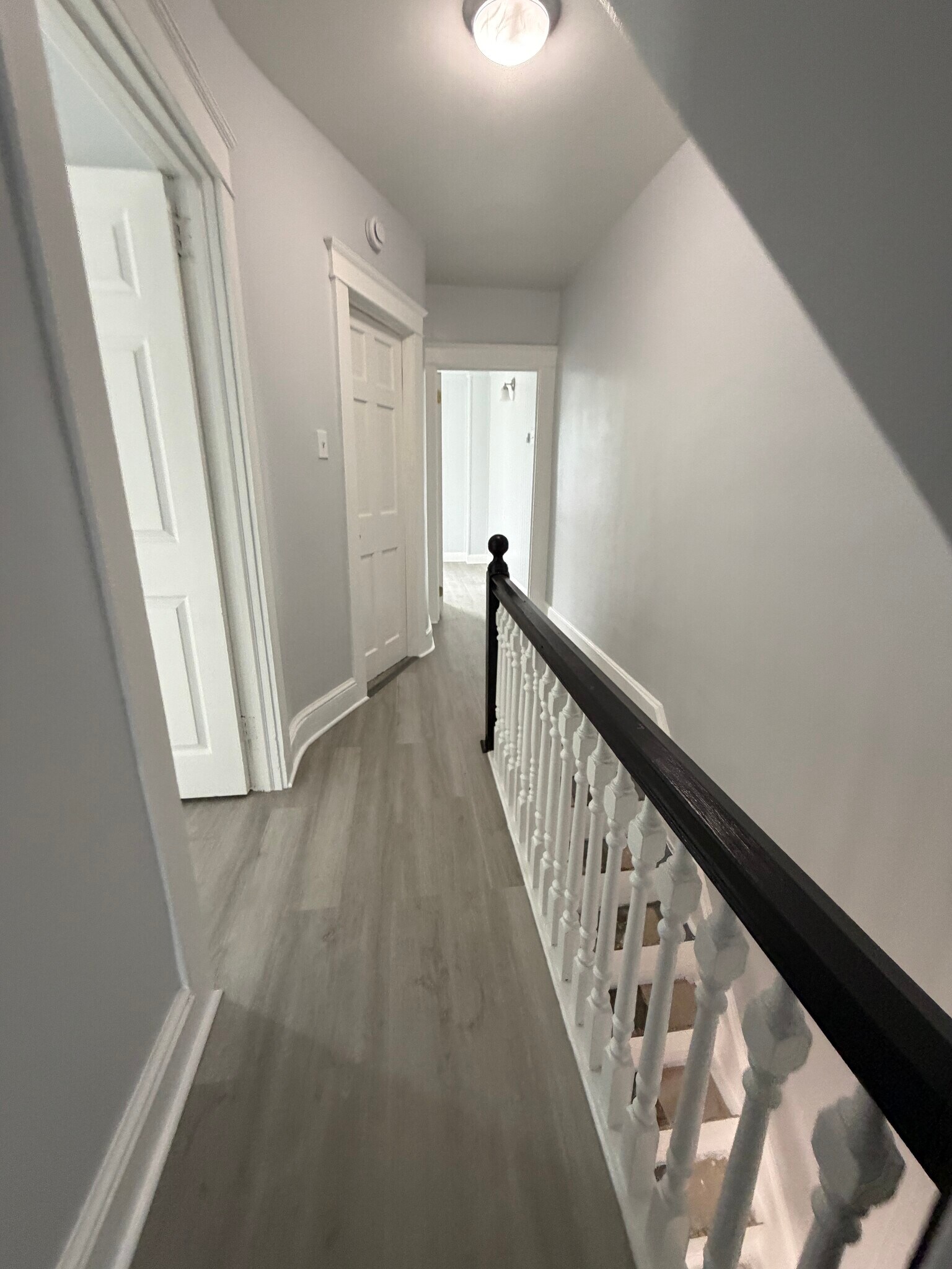 Building Photo - 644 E Madison St