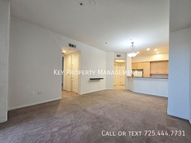 Building Photo - 2 Bedroom, 2 Bath Mid-Rise Condo off of La...