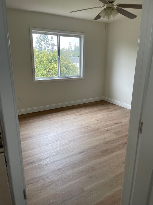 Building Photo - 4028 Tilden Ave