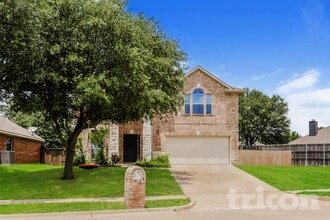 Building Photo - 111 Valley View Dr