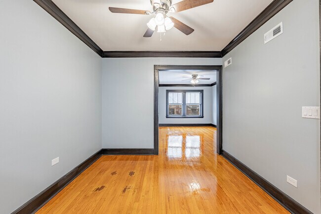 Building Photo - 3021 W 58th St