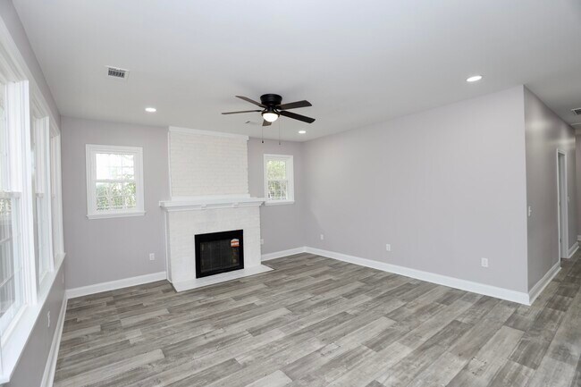 Building Photo - 11 Kendrick St