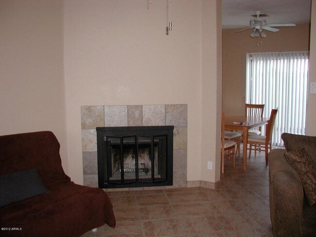 Building Photo - 1601 N Saba St