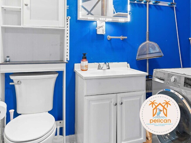 Building Photo - Cozy Studio in Pensacola