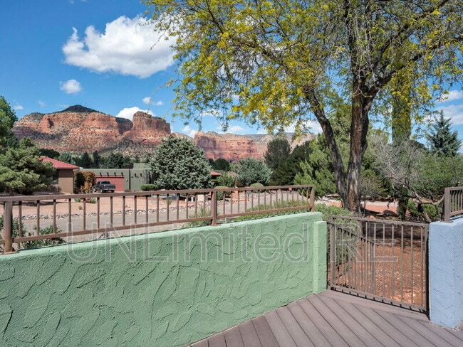 Building Photo - 490 Deer Pass Dr