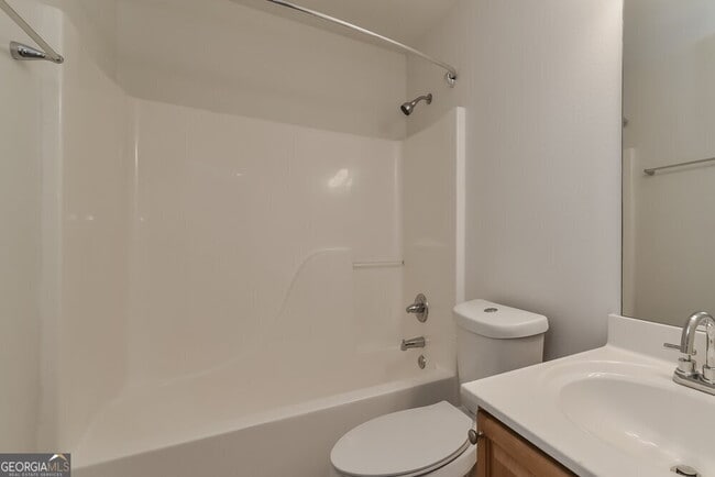 Building Photo - 6695 White Walnut Way