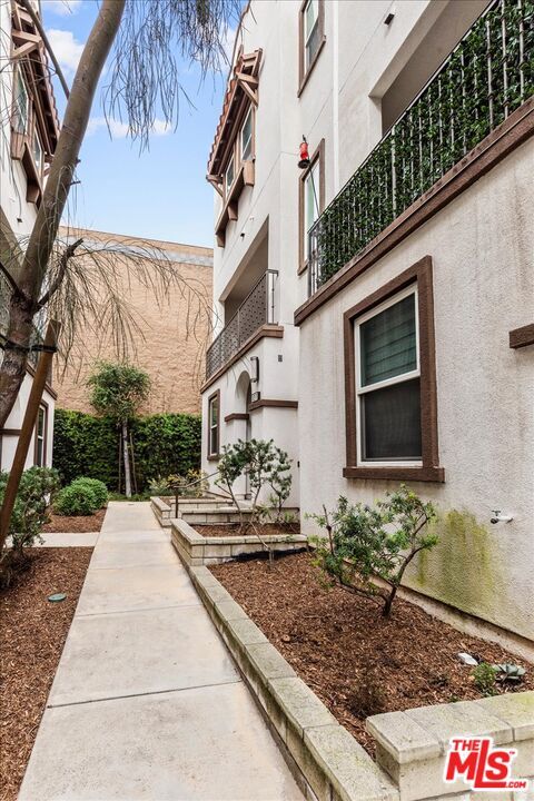 Building Photo - 127 Boeing Ln