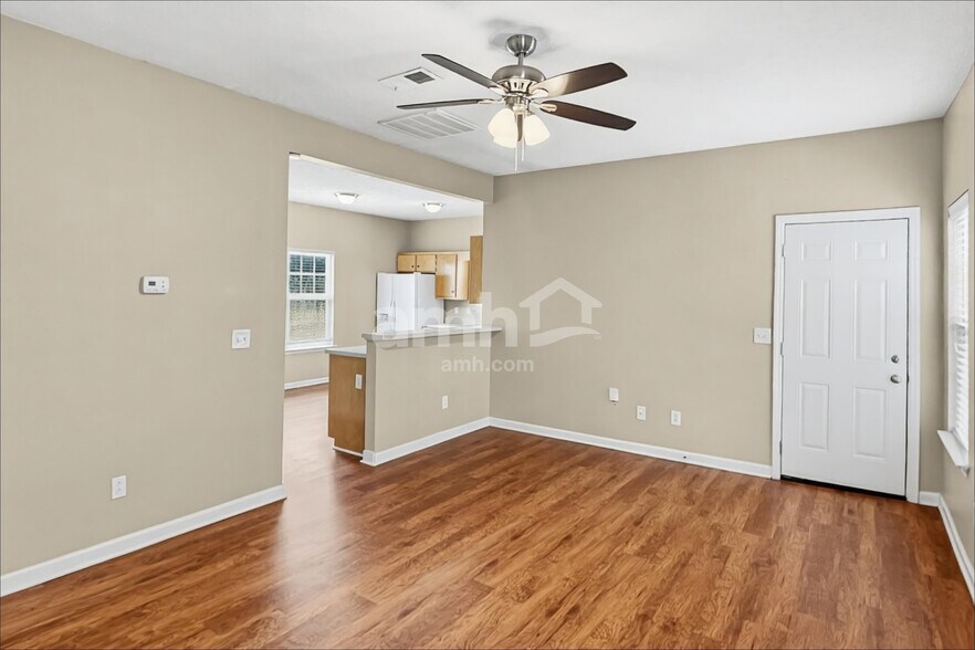 Building Photo - 2738 Pepperdine Dr