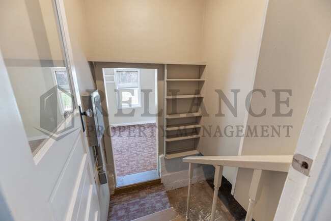 Building Photo - 1628 S Palisade St