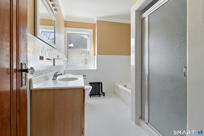 Building Photo - 1955 Chapel St