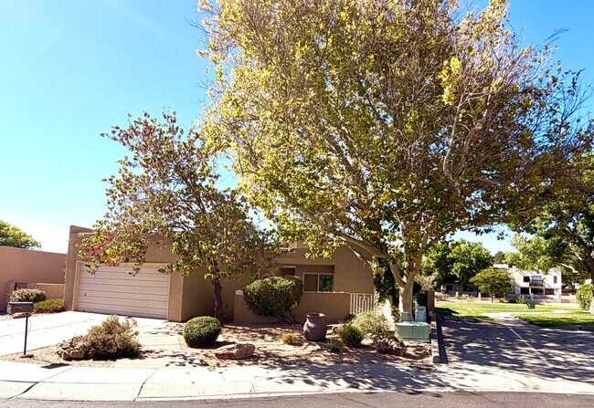 Building Photo - 9747 Village Green Dr NE