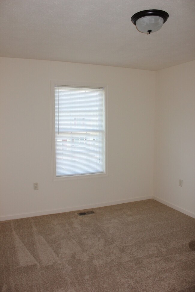 Building Photo - Townhouse for Rent in Wellington Park