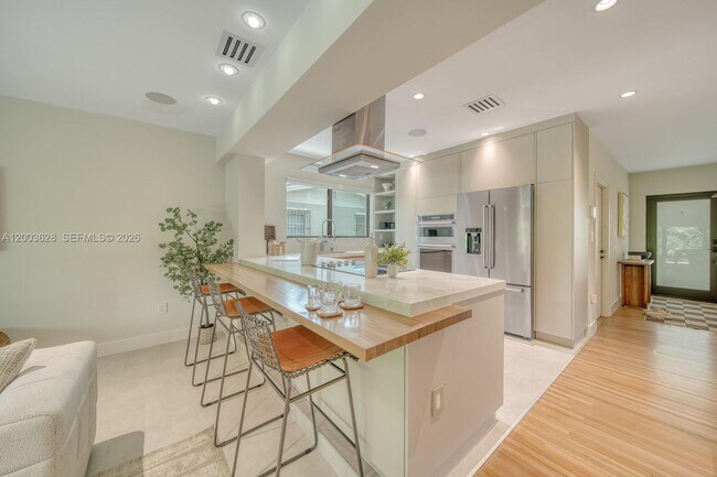 Building Photo - 1940 SW 32nd Pl