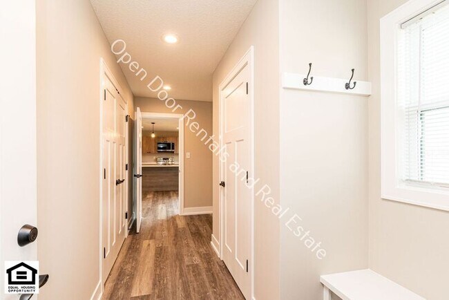 Building Photo - 10545 Old Leo Rd