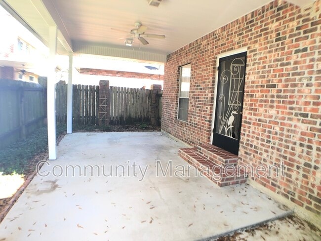 Building Photo - 25857 Linwood Rd