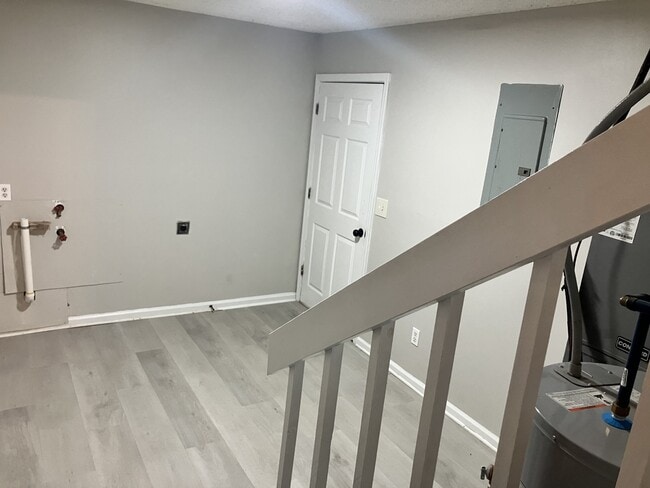 Building Photo - 145 Viking Dr