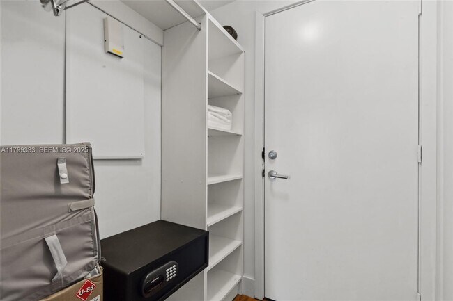 Building Photo - 4111 S Ocean Dr