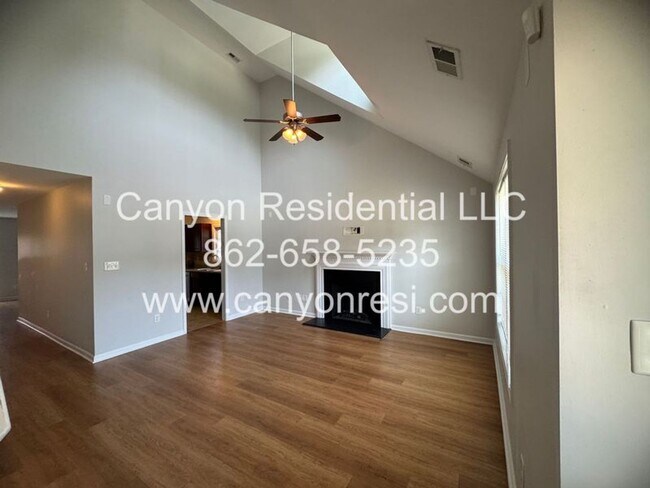 Building Photo - Charming 3-Bedroom Home in Raeford, NC