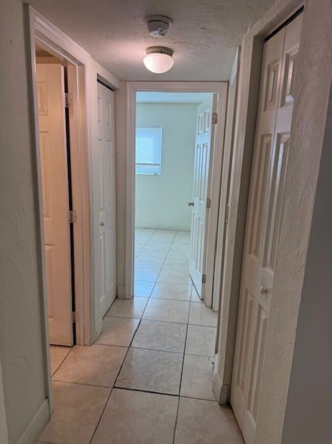 Building Photo - Ground floor 2 bedroom condo