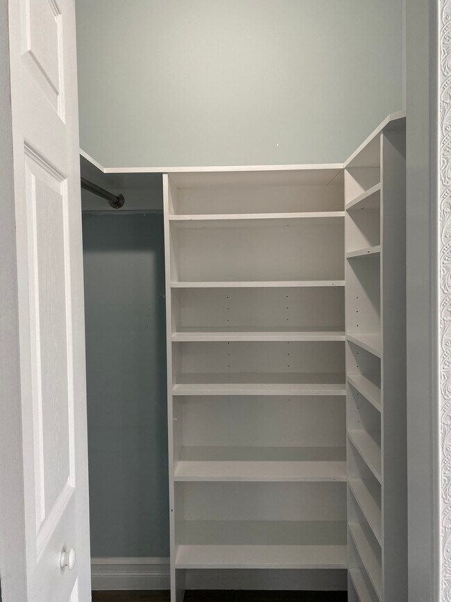 Building Photo - 37 Spruce St