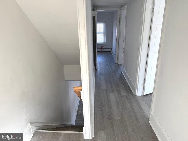 Building Photo - 134 N Main St