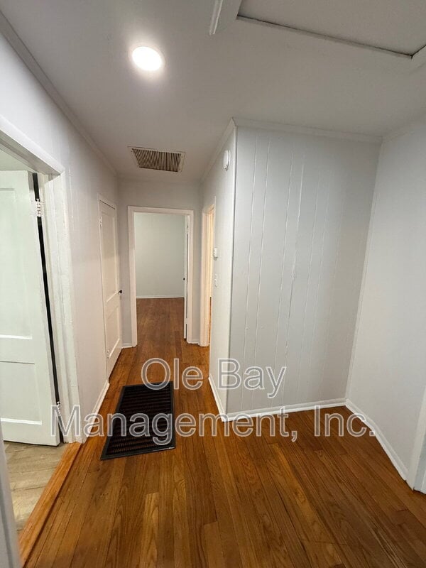 Building Photo - 251 Azalea Cir W