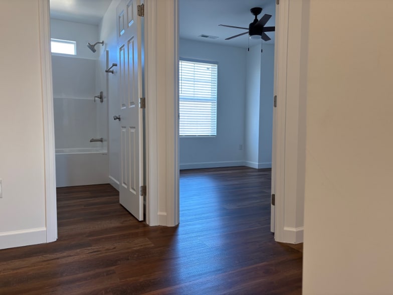 Building Photo - 108 Hobson St