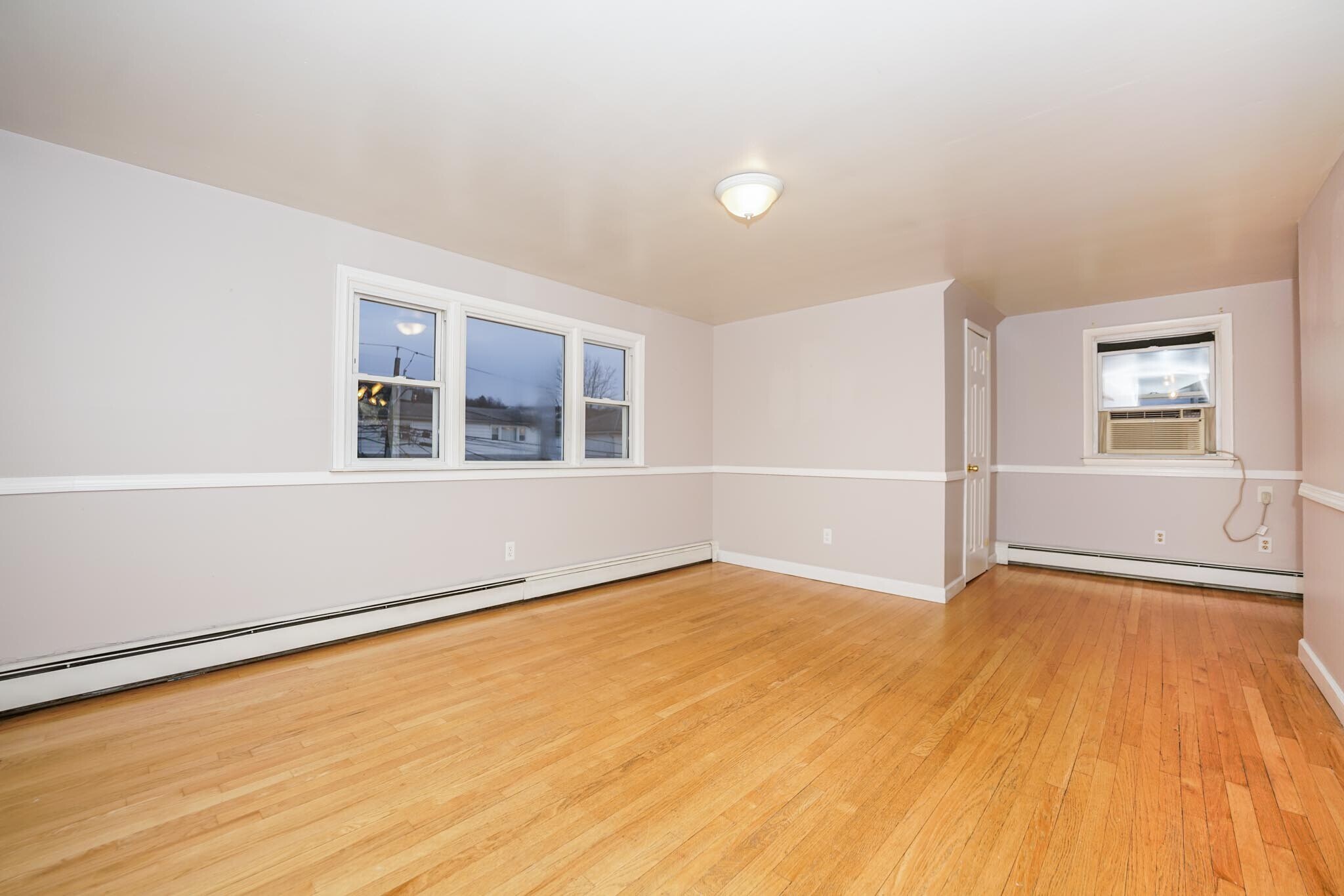 Living room - 142 Maple Ave